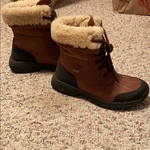 Snow boots